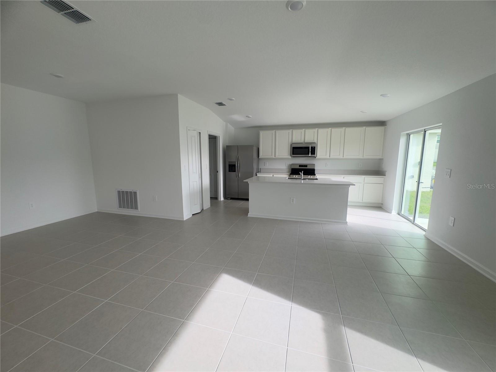 2018 LASSO LOOP, EAGLE LAKE, FL, 33839