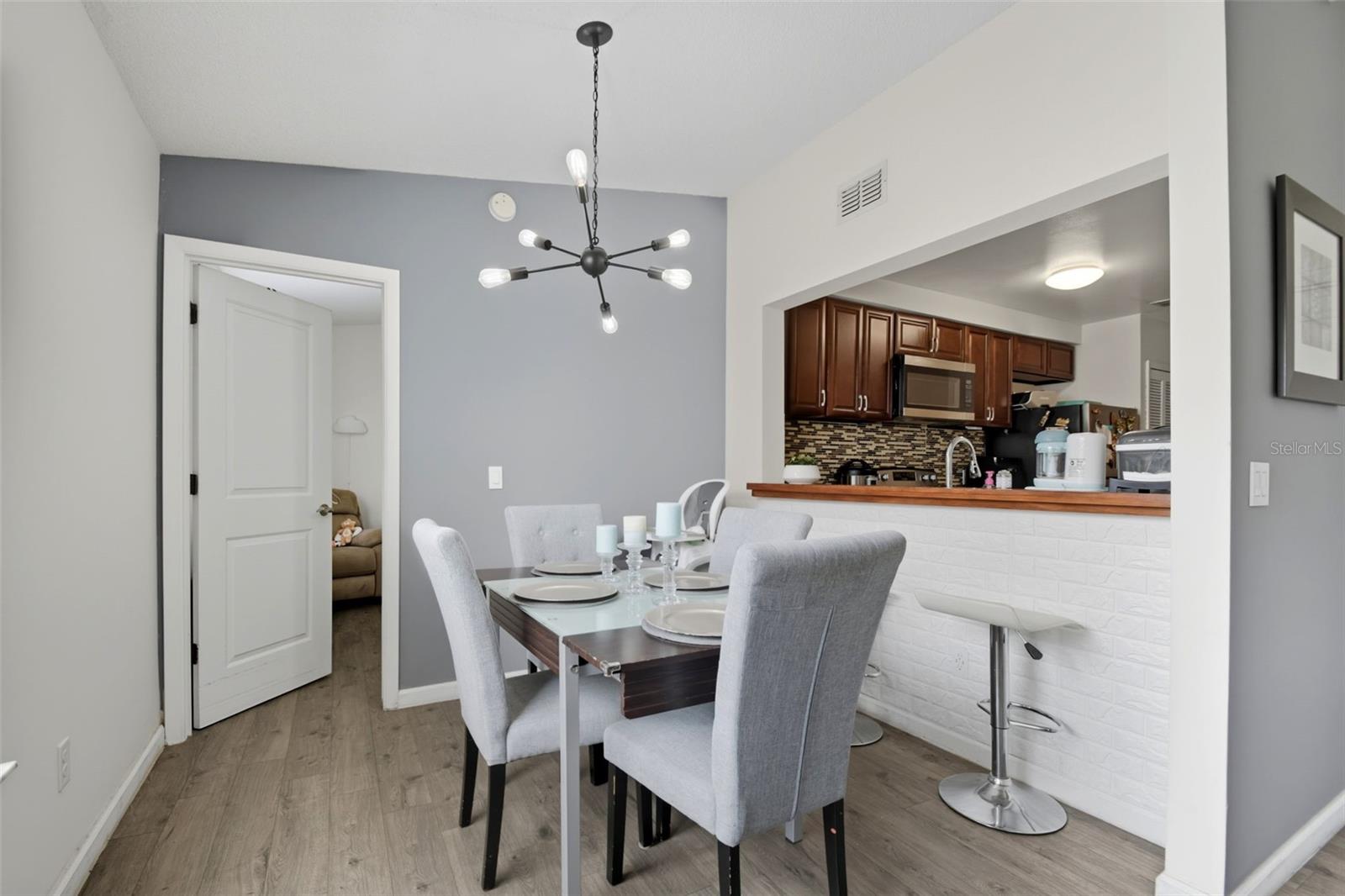 2936 S SEMORAN BLVD #106, ORLANDO, FL, 32822