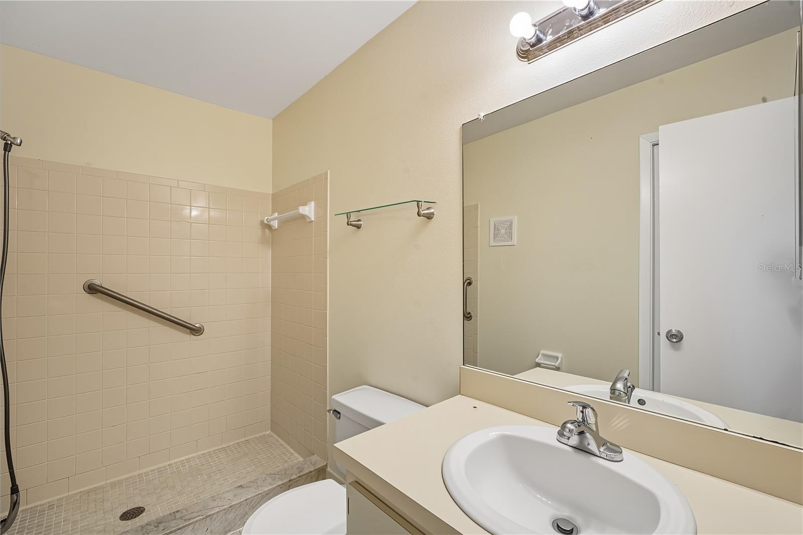 6002 LAKETREE LN #L, TEMPLE TERRACE, FL, 33617