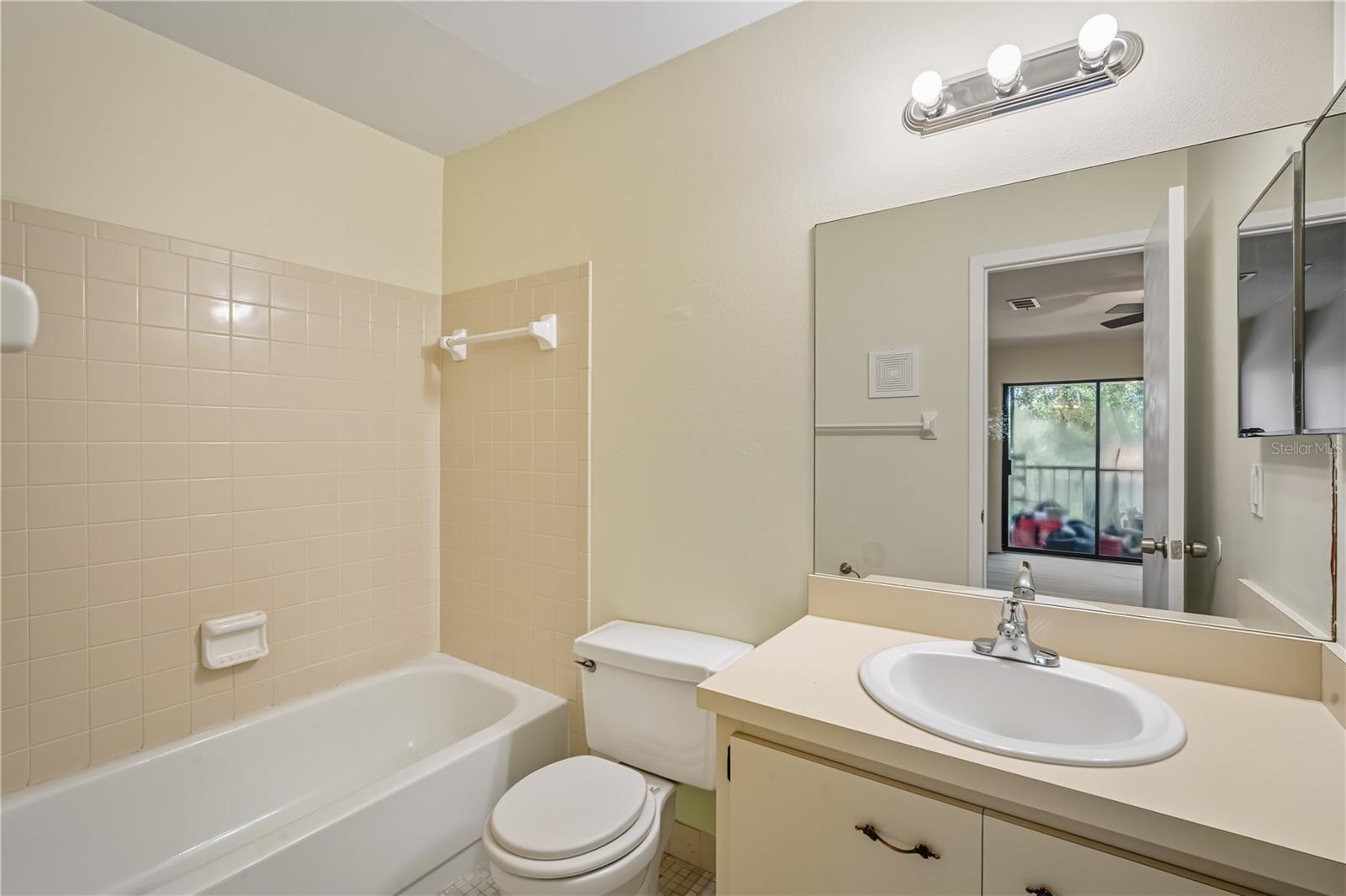 6002 LAKETREE LN #L, TEMPLE TERRACE, FL, 33617