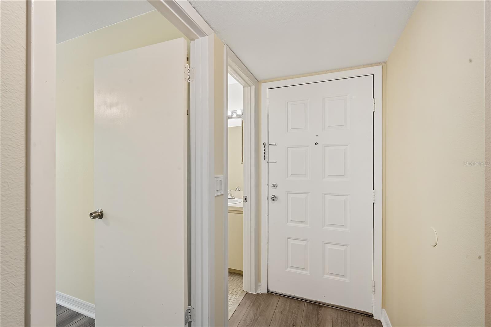 6002 LAKETREE LN #L, TEMPLE TERRACE, FL, 33617