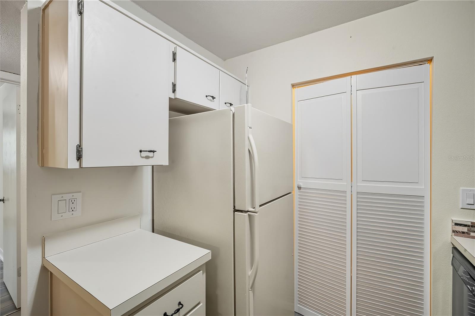 6002 LAKETREE LN #L, TEMPLE TERRACE, FL, 33617