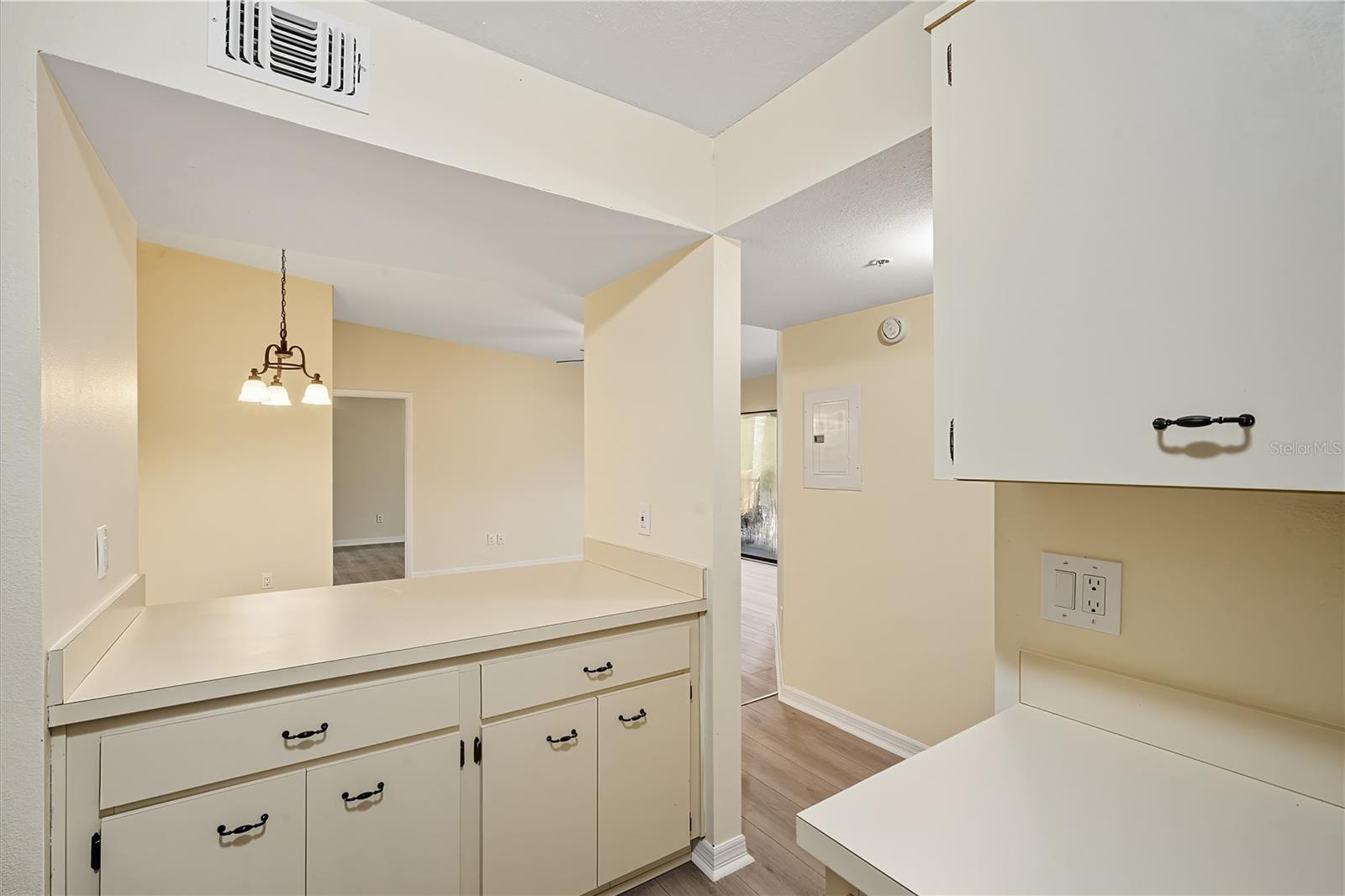 6002 LAKETREE LN #L, TEMPLE TERRACE, FL, 33617