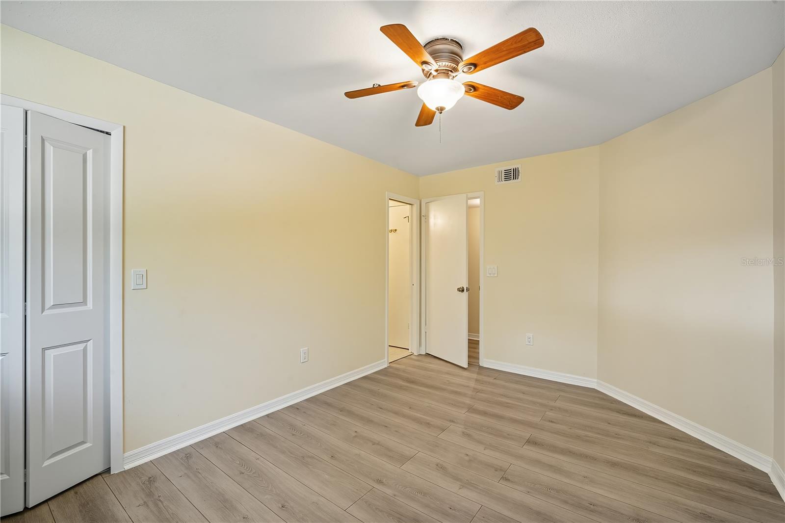 6002 LAKETREE LN #L, TEMPLE TERRACE, FL, 33617