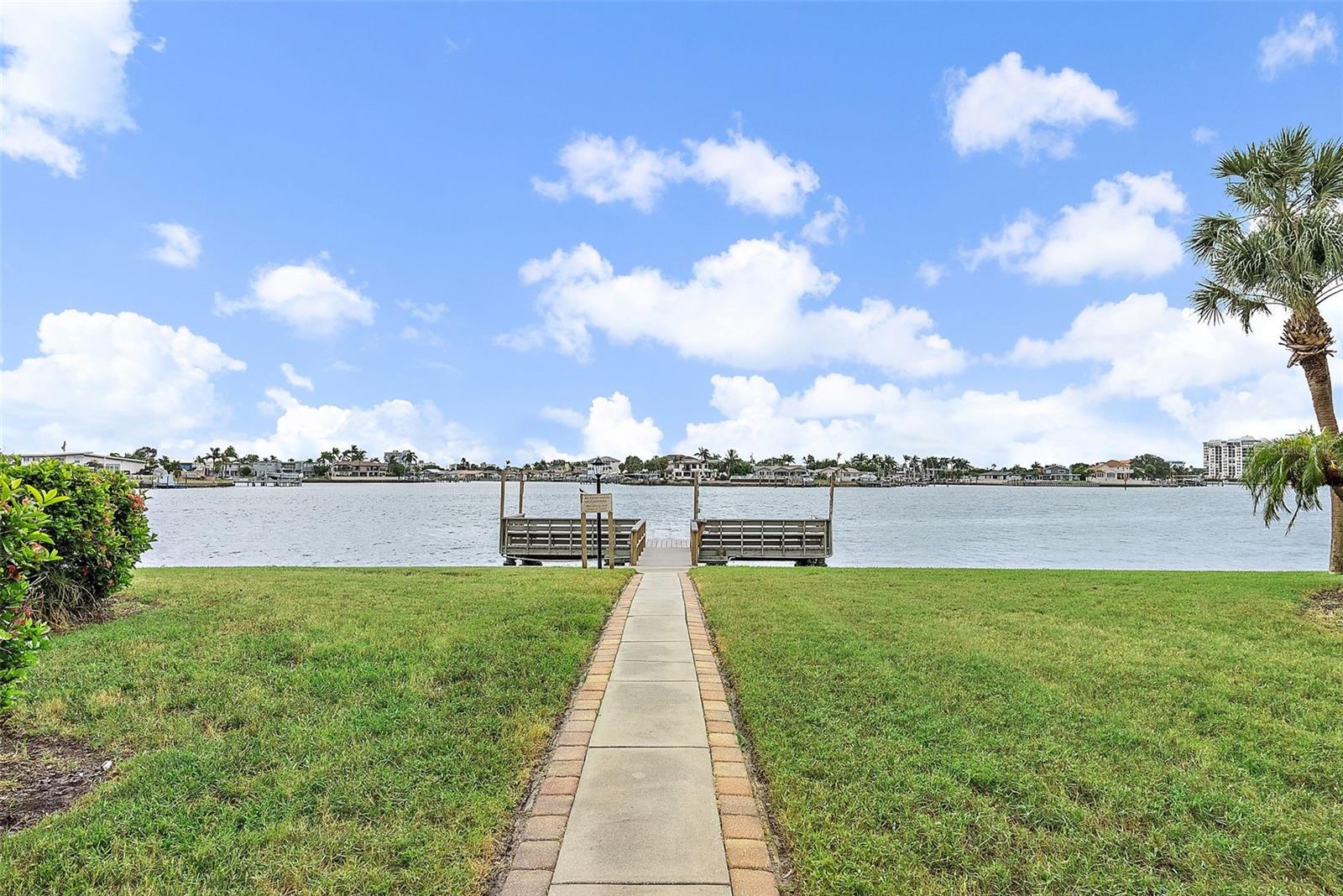 Fishing/courtesy dock