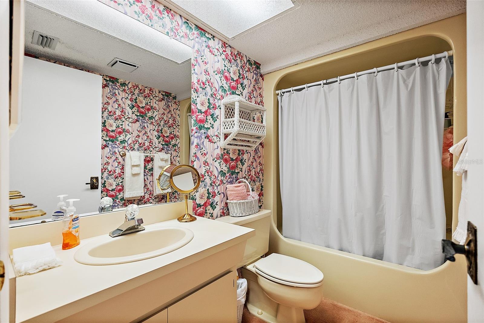 Third level full bath