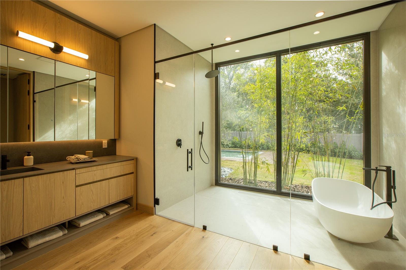 O6351771 Property Photo