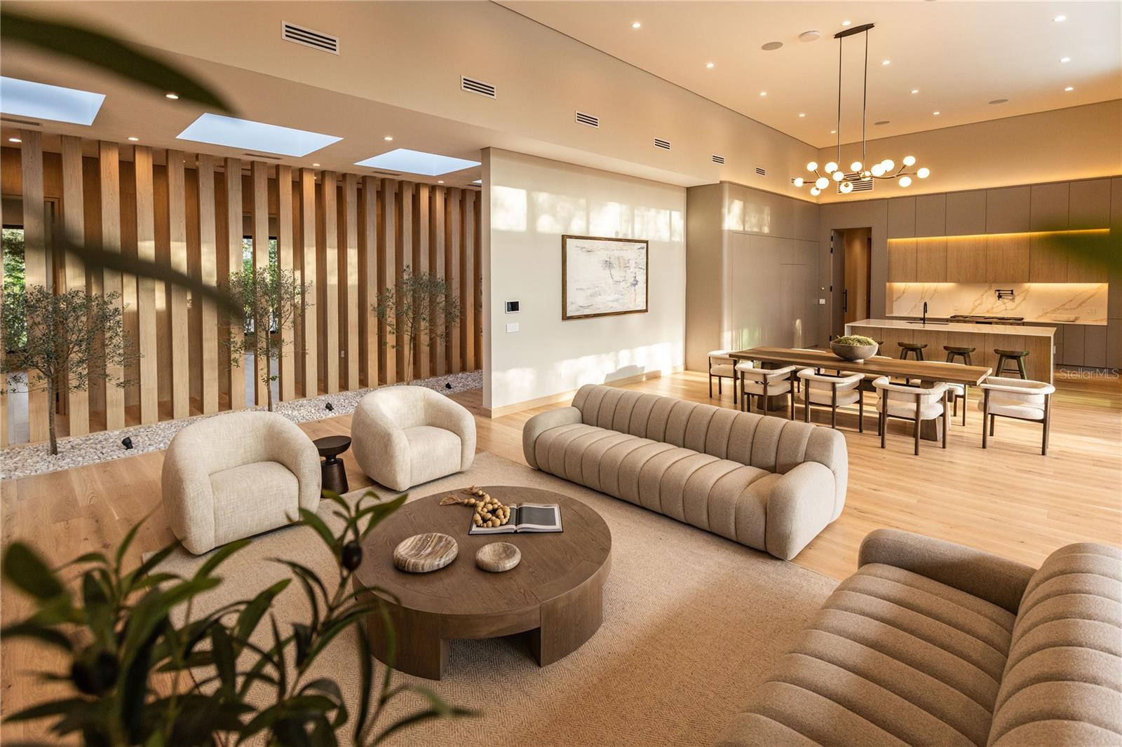 O6351771 Property Photo