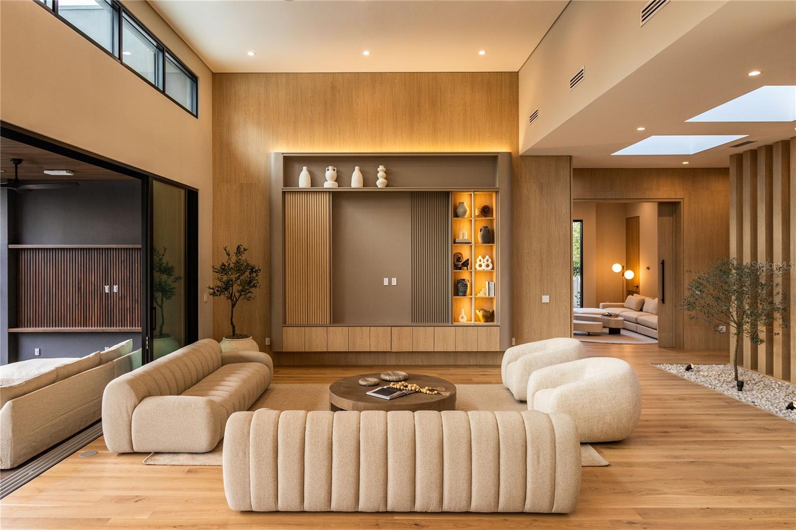 O6351771 Property Photo