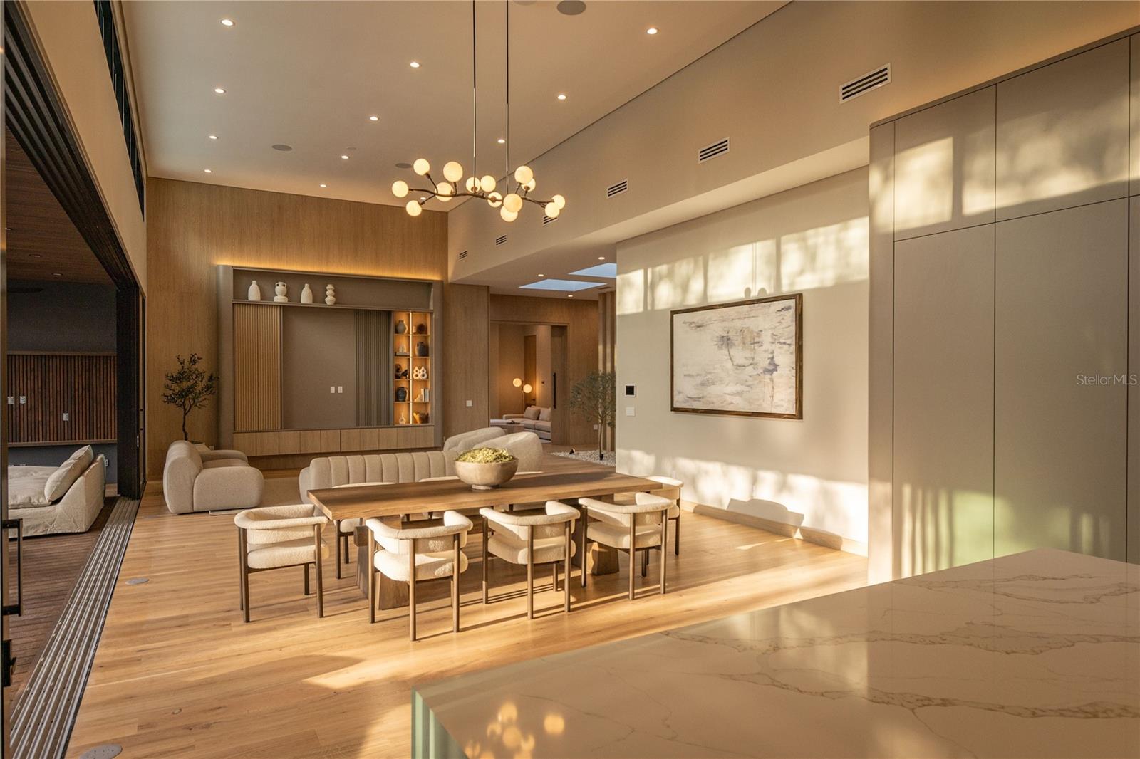 O6351771 Property Photo