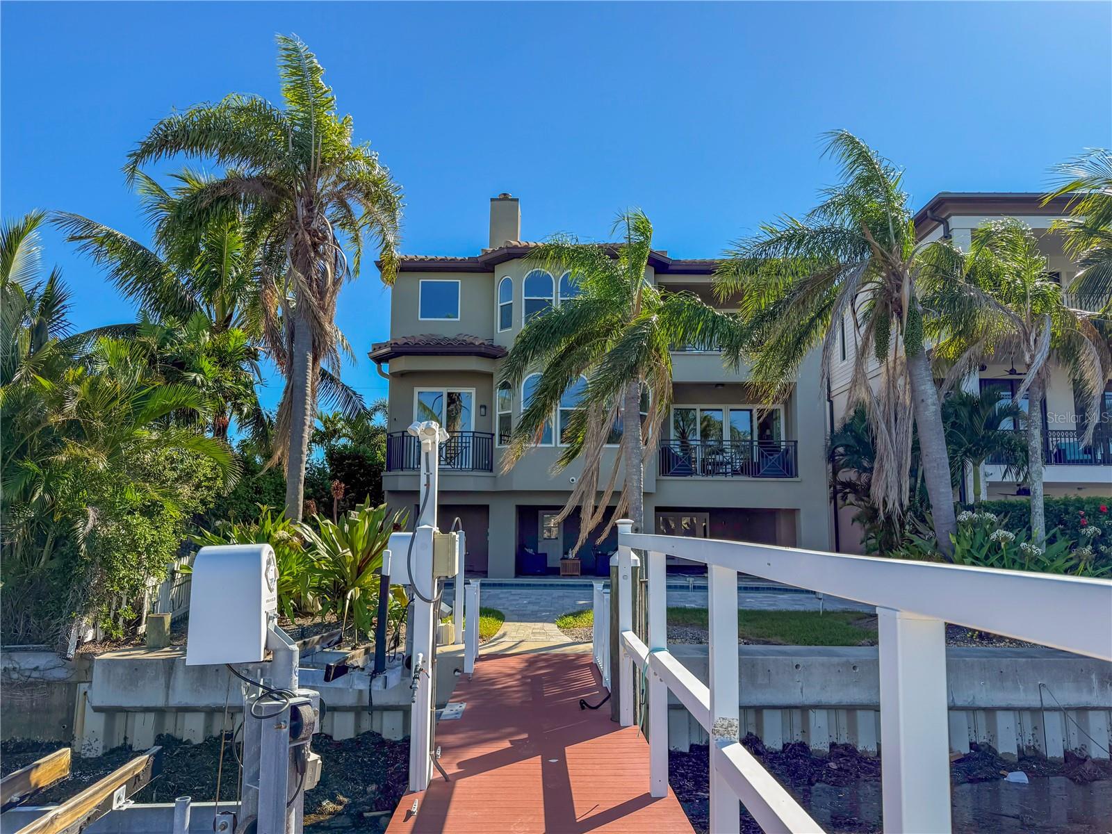 TB8436973 Property Photo