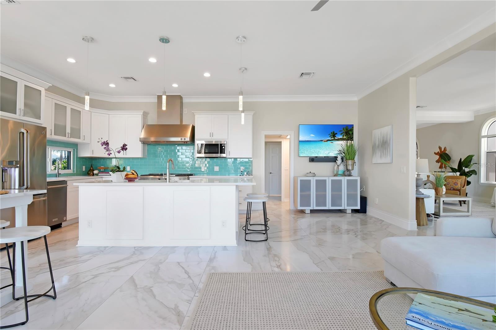 TB8436973 Property Photo