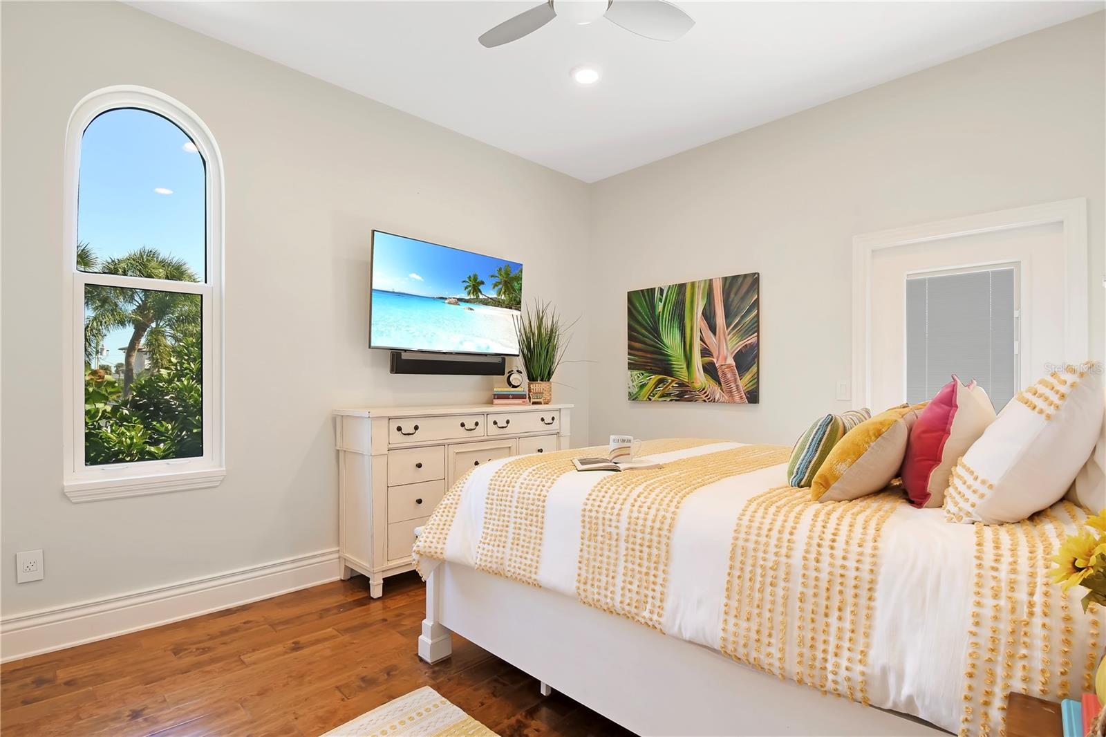 TB8436973 Property Photo