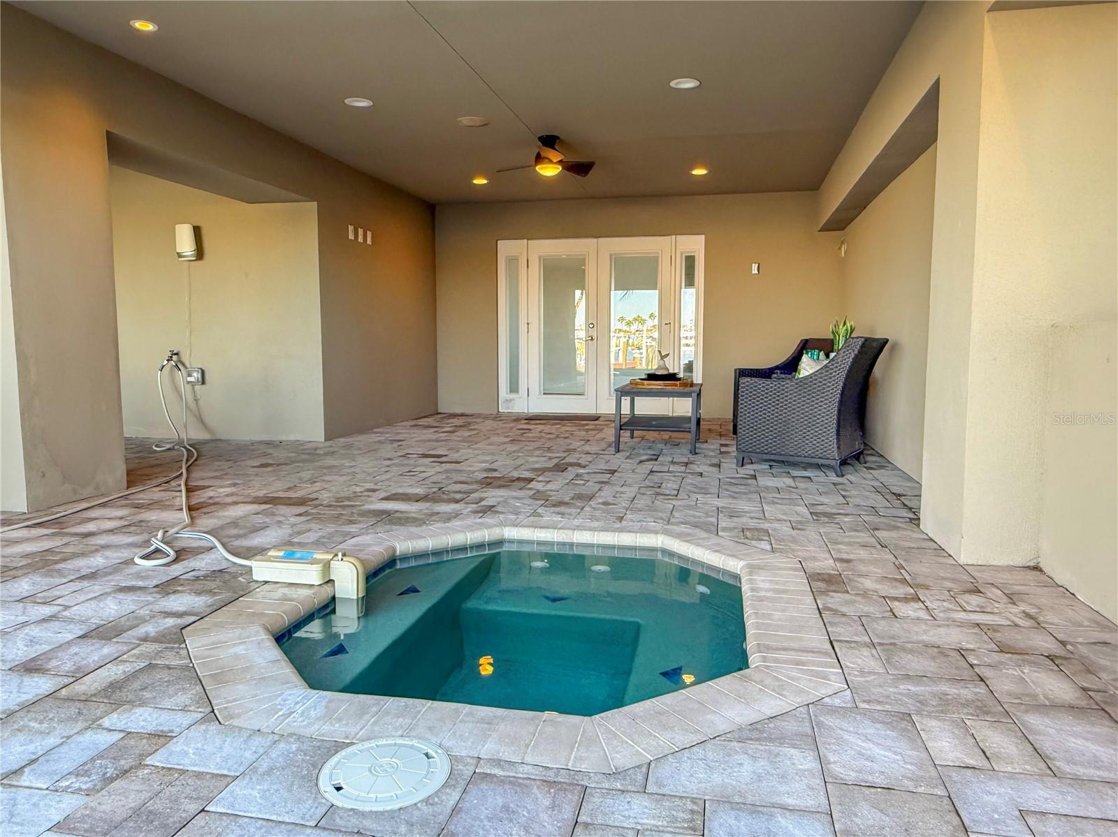 TB8436973 Property Photo