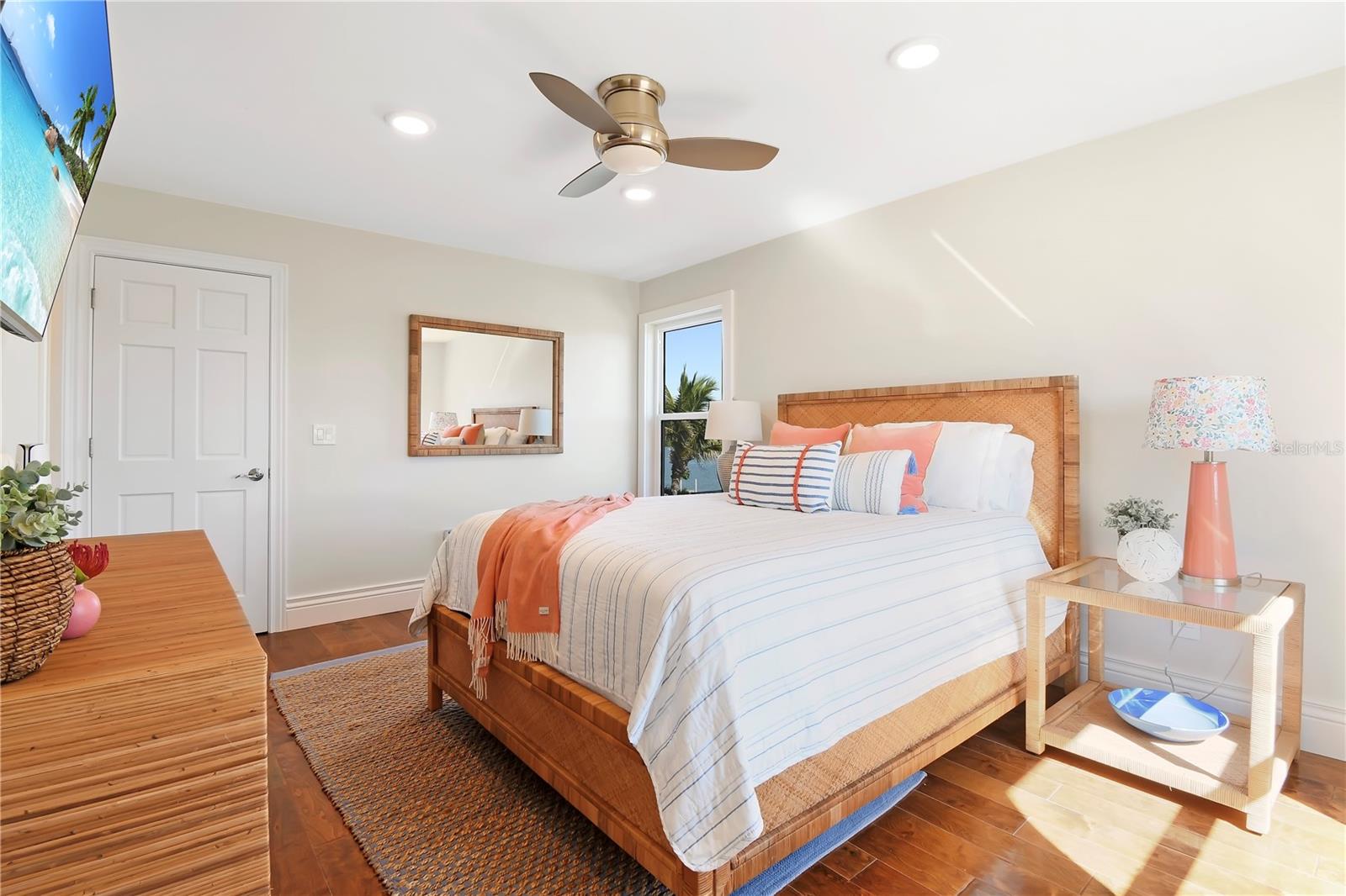 TB8436973 Property Photo