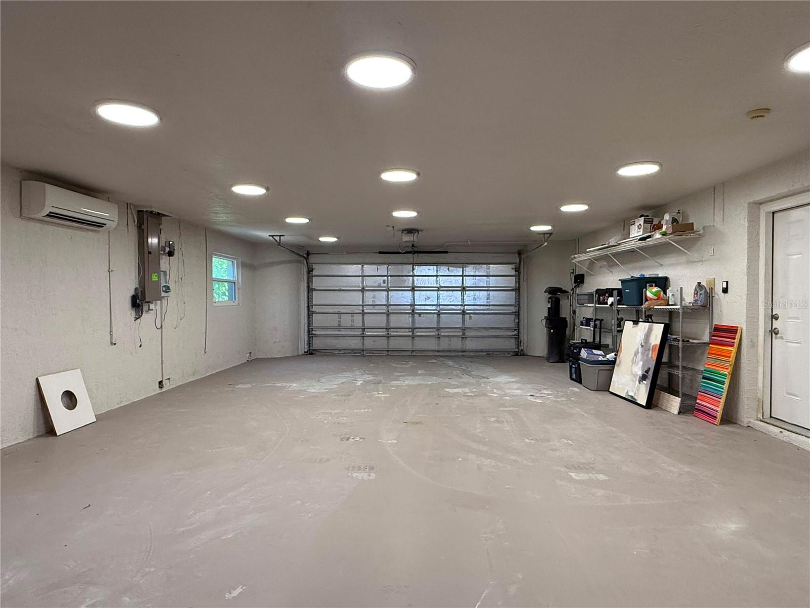 TB8436973 Property Photo