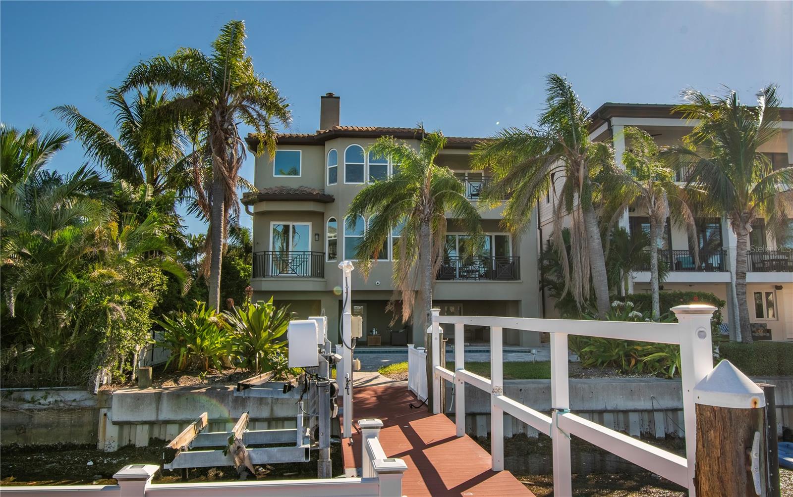 TB8436973 Property Photo