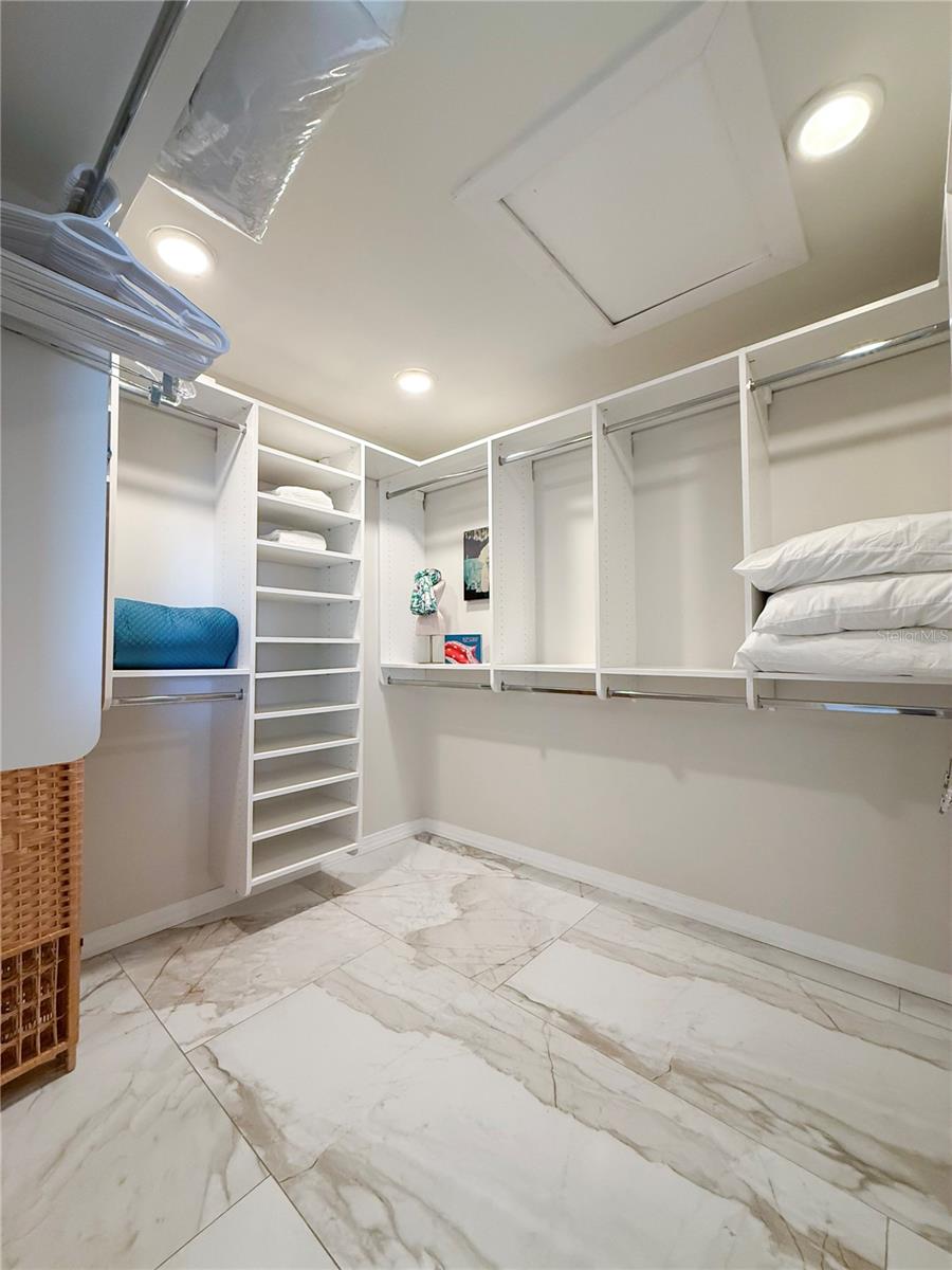 TB8436973 Property Photo