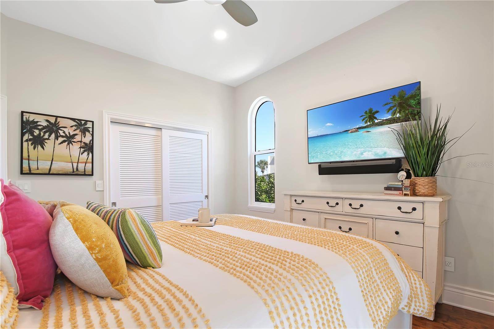 TB8436973 Property Photo