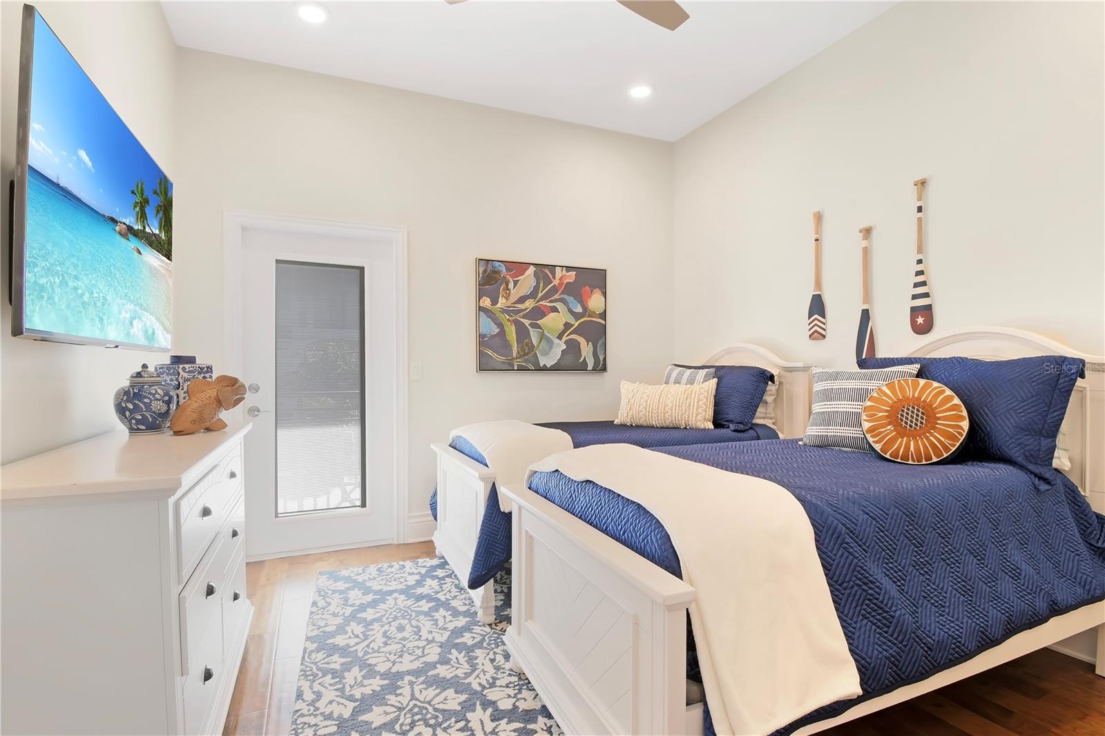 TB8436973 Property Photo