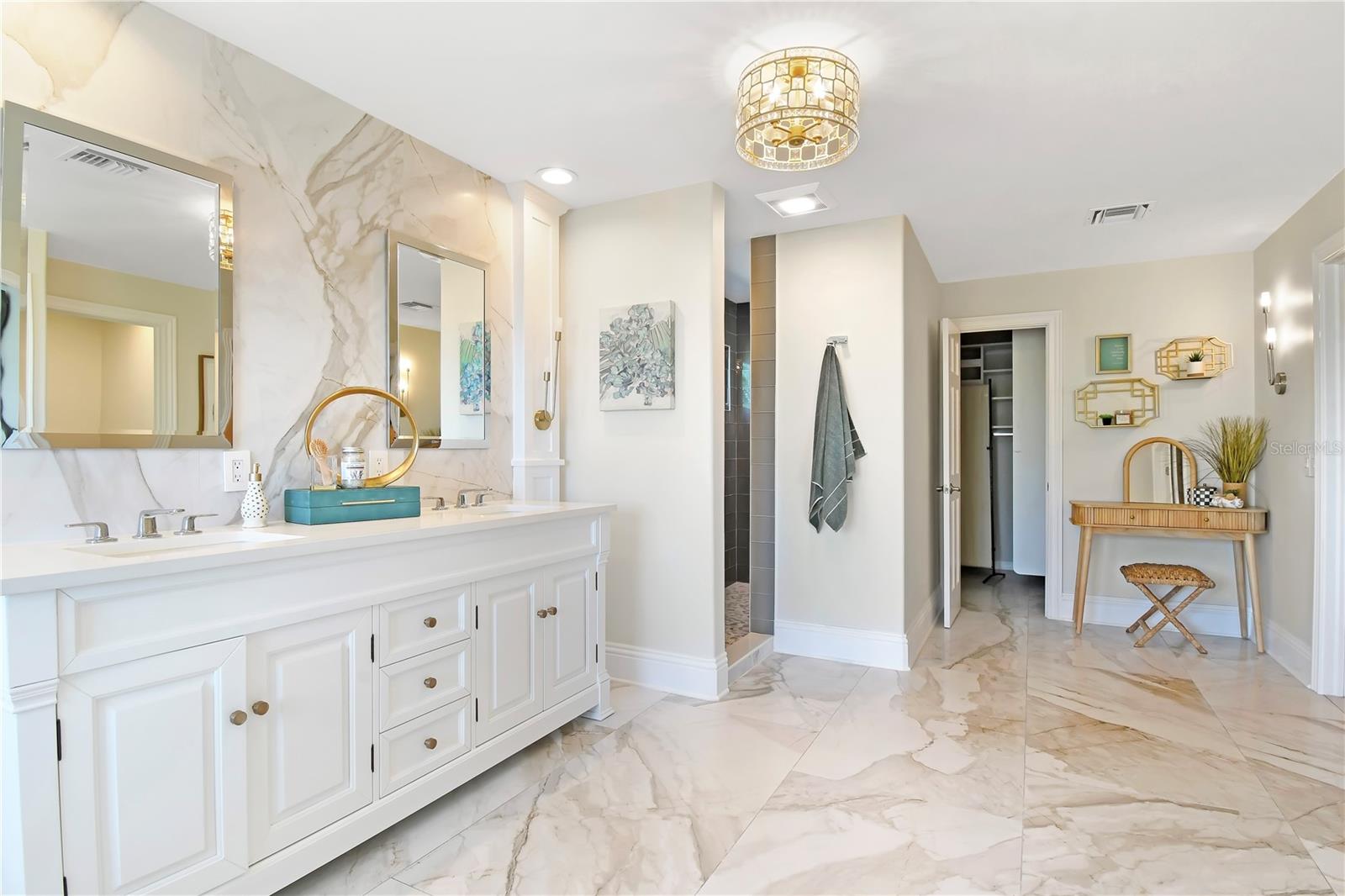 TB8436973 Property Photo