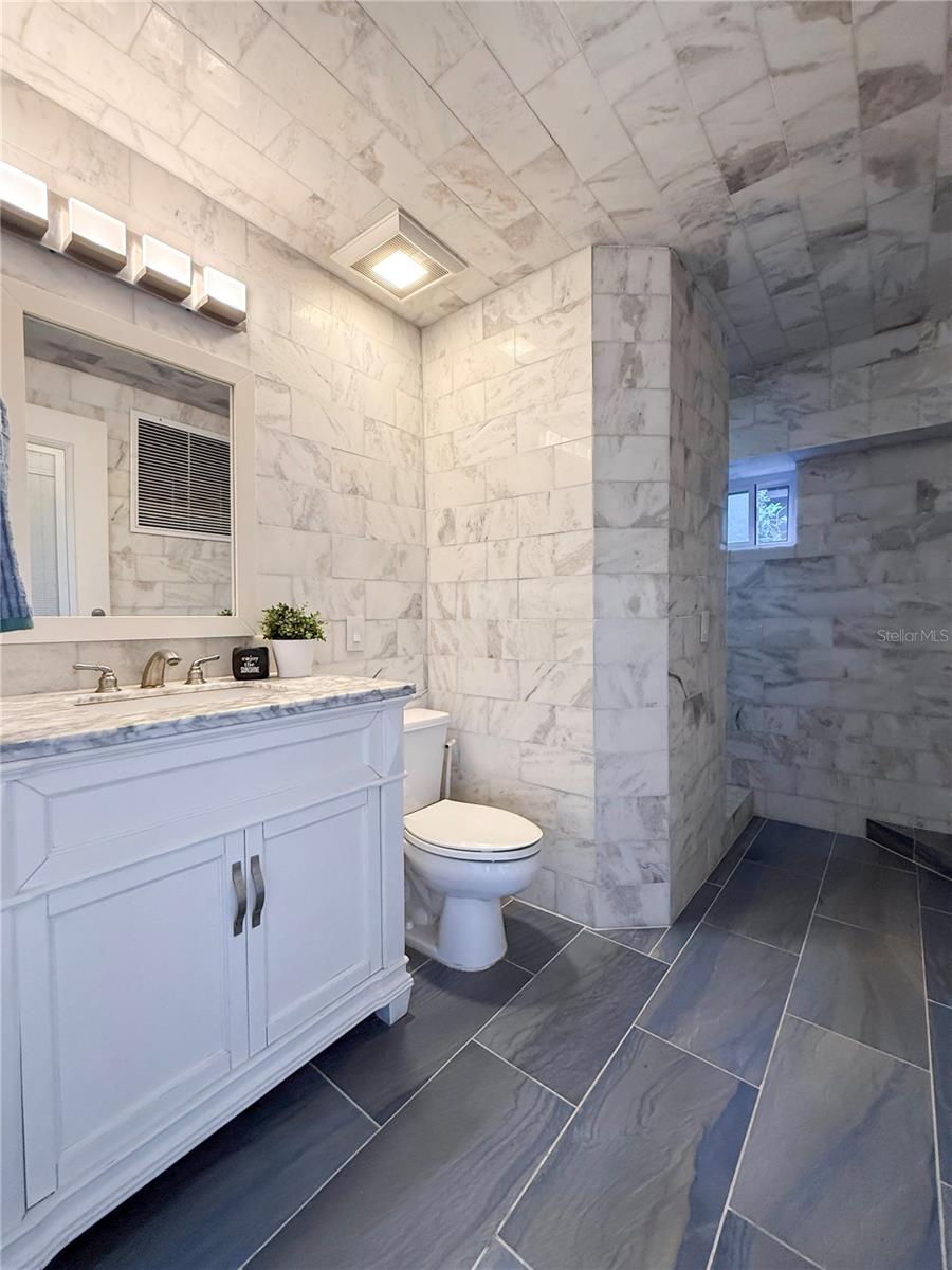 TB8436973 Property Photo