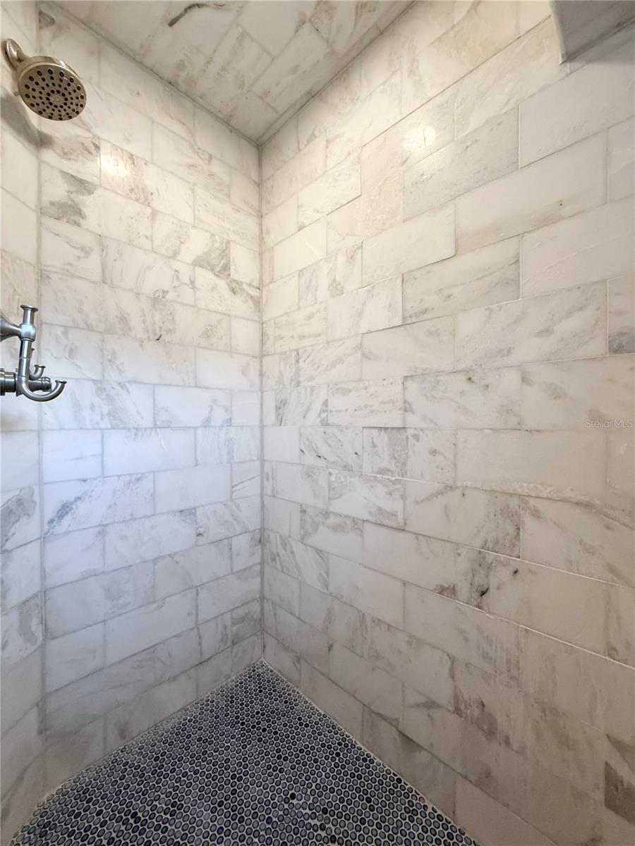 TB8436973 Property Photo