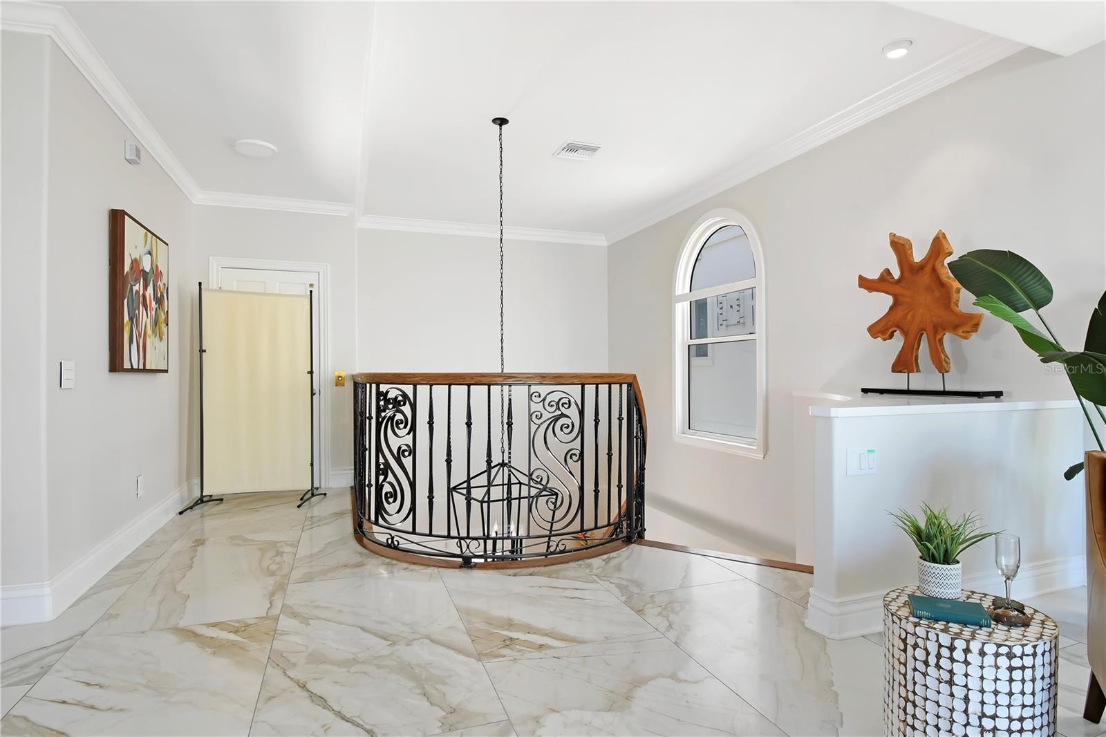 TB8436973 Property Photo