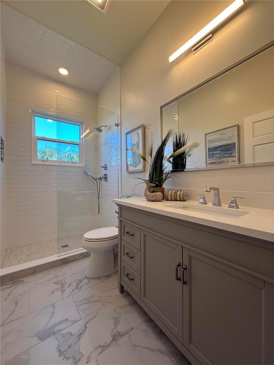 TB8436973 Property Photo