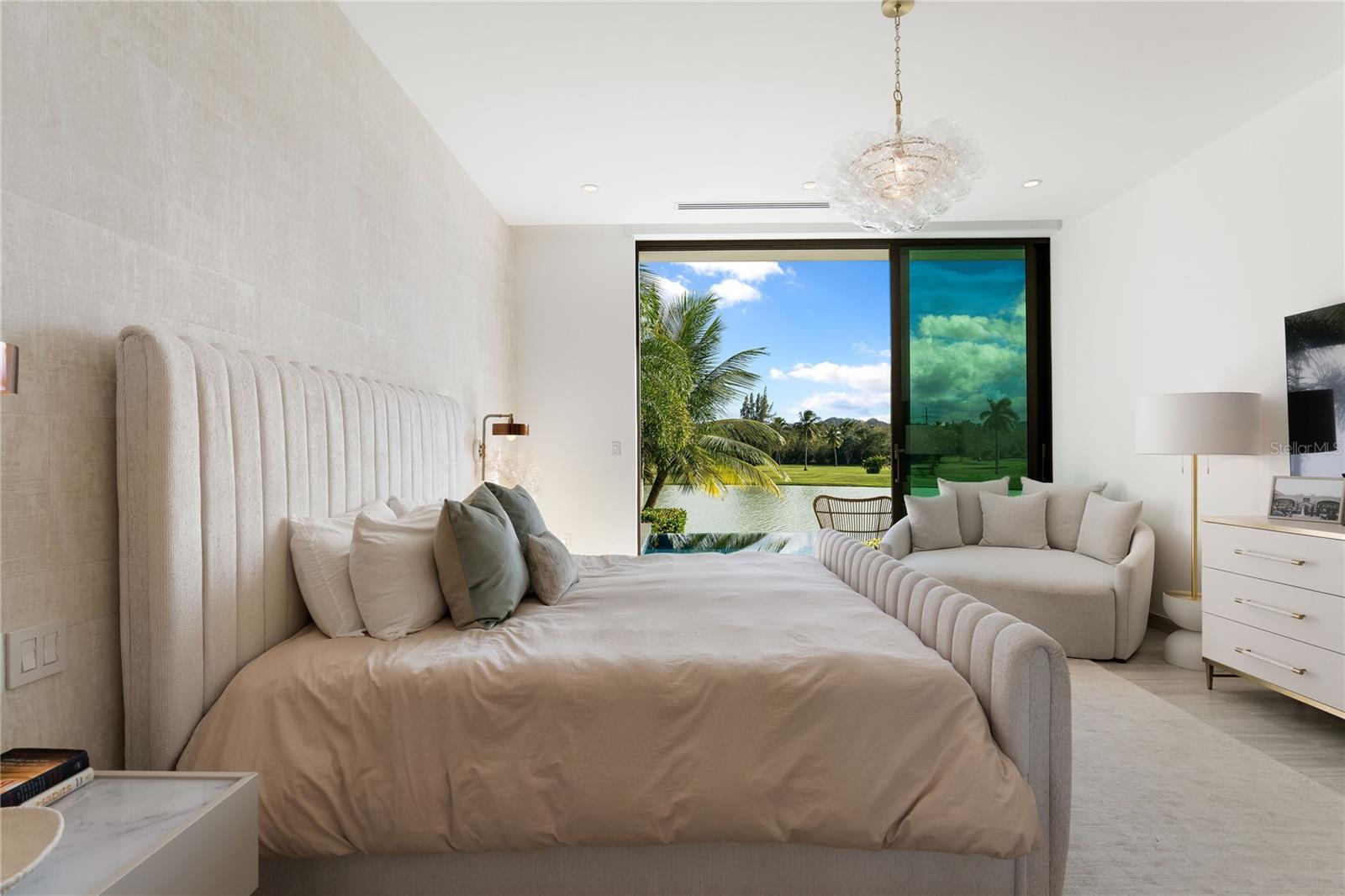 PR9116659 Property Photo