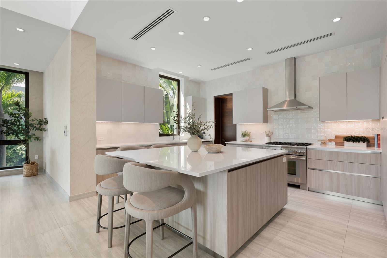 PR9116659 Property Photo