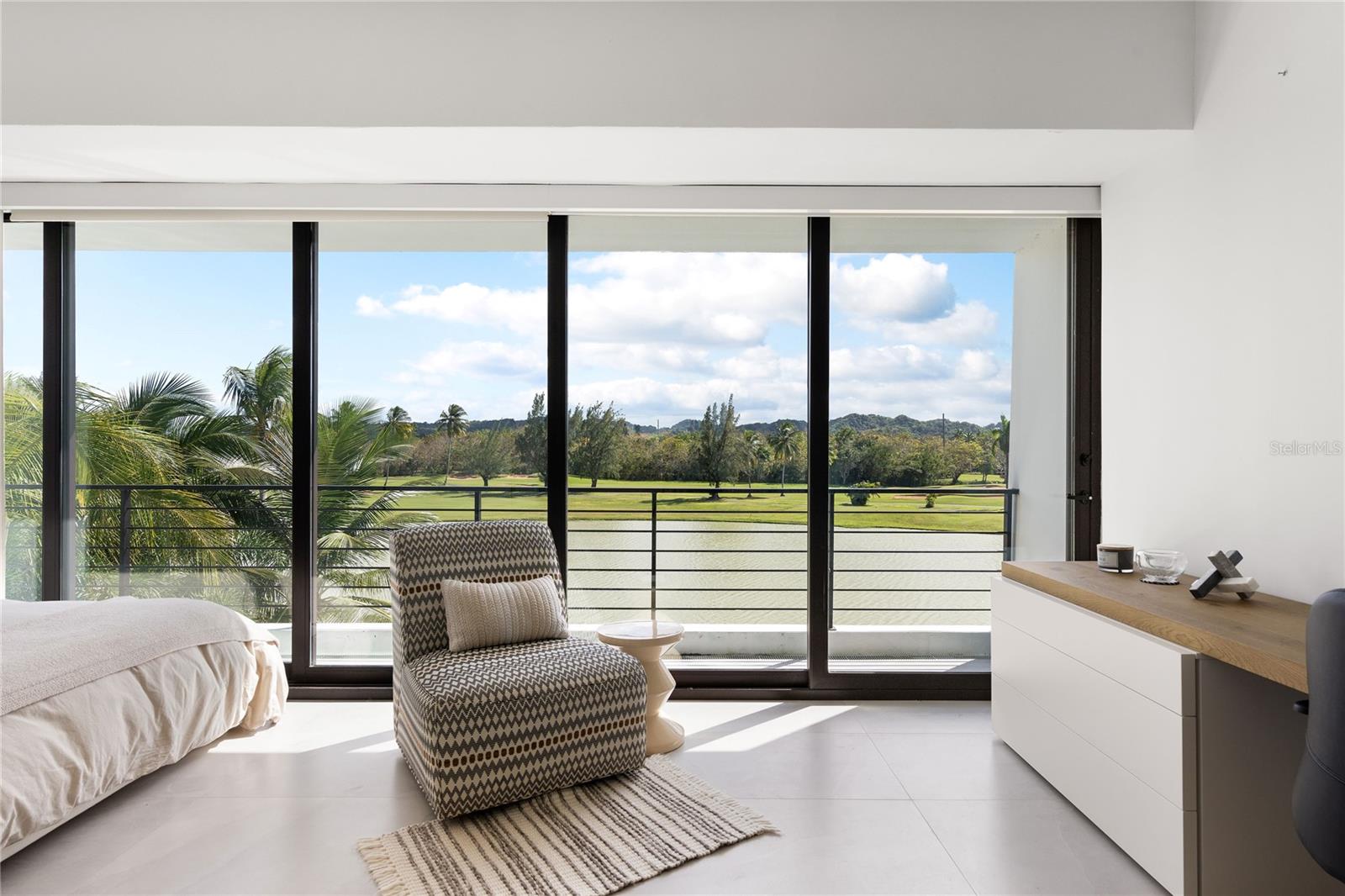 PR9116659 Property Photo