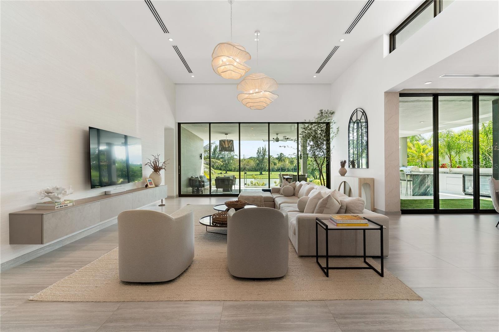 PR9116659 Property Photo