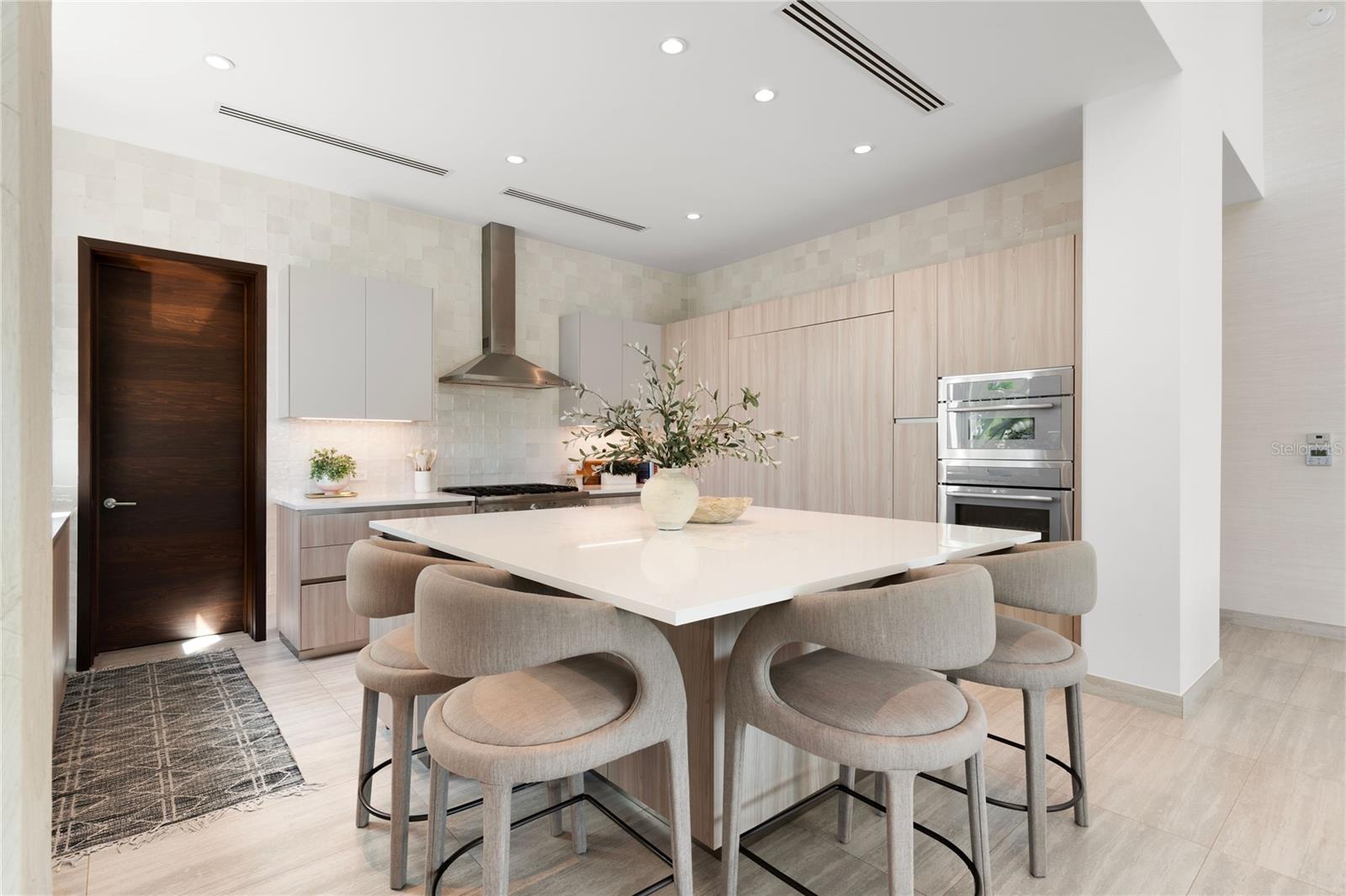 PR9116659 Property Photo