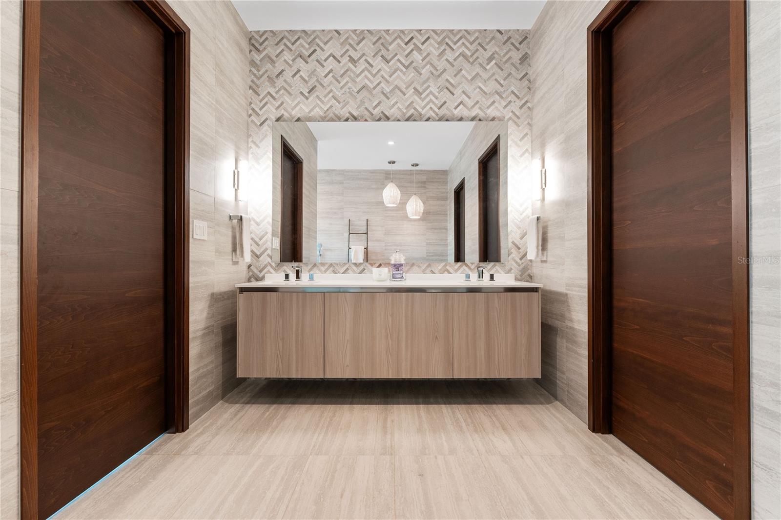 PR9116659 Property Photo