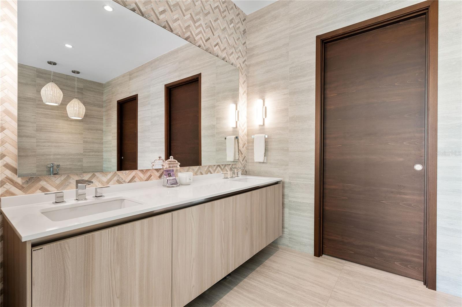 PR9116659 Property Photo