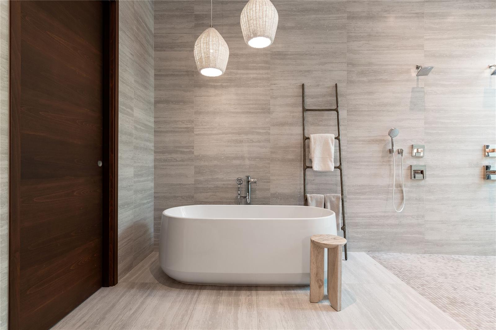 PR9116659 Property Photo