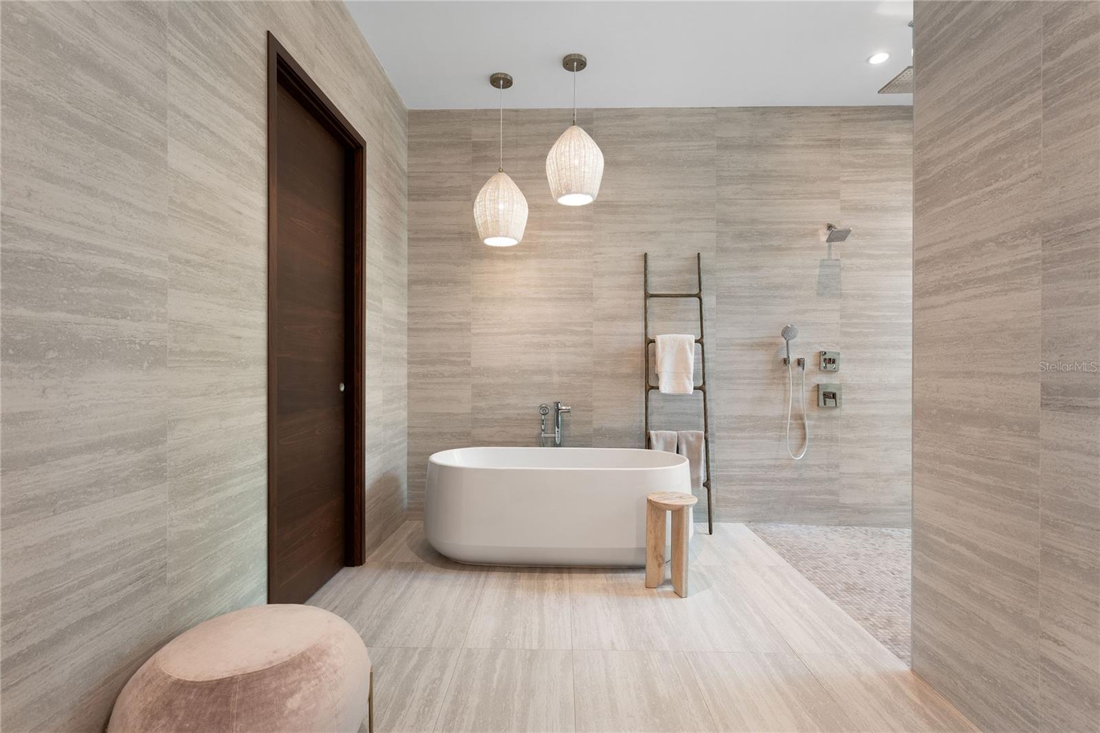 PR9116659 Property Photo