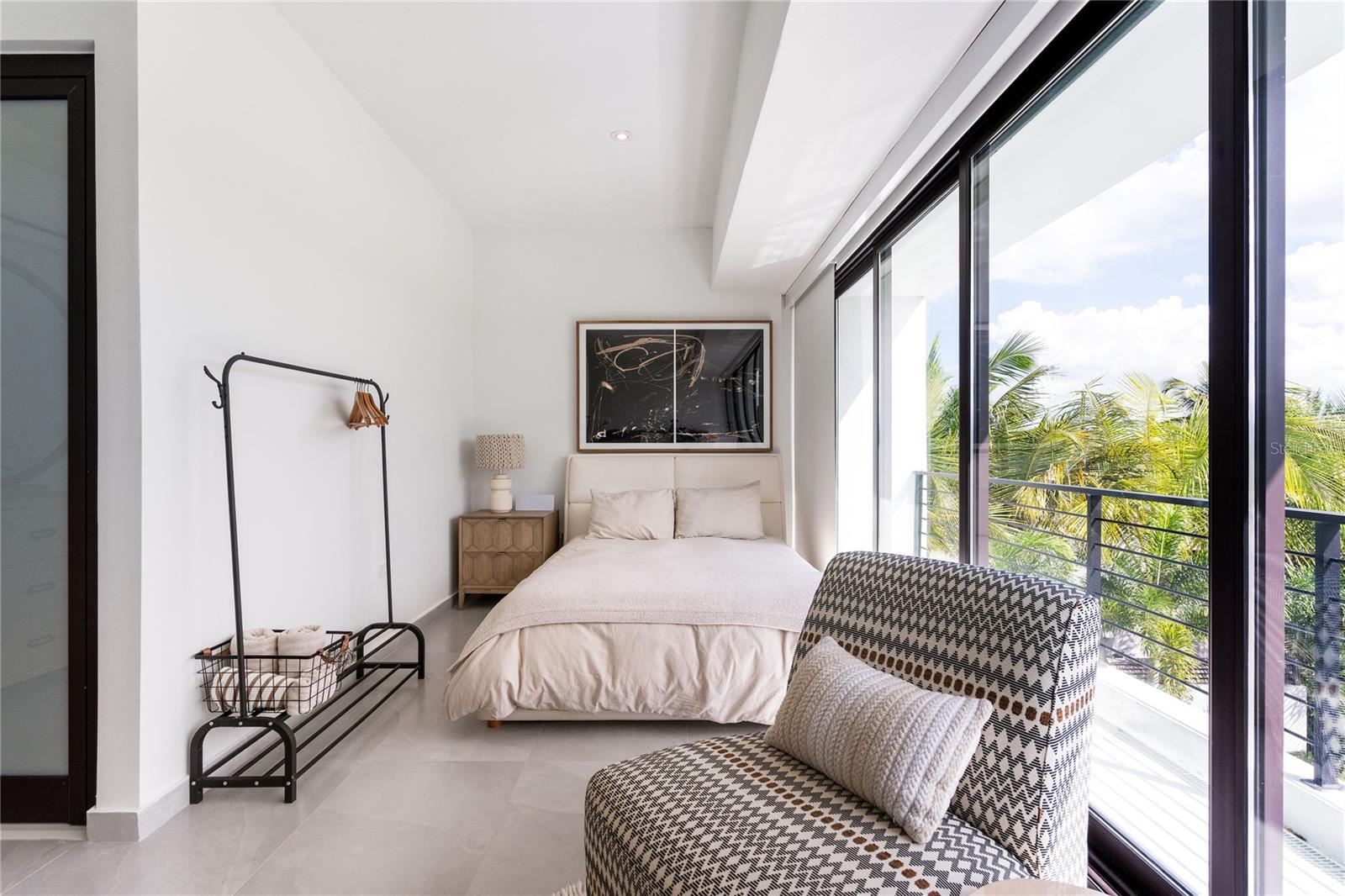 PR9116659 Property Photo