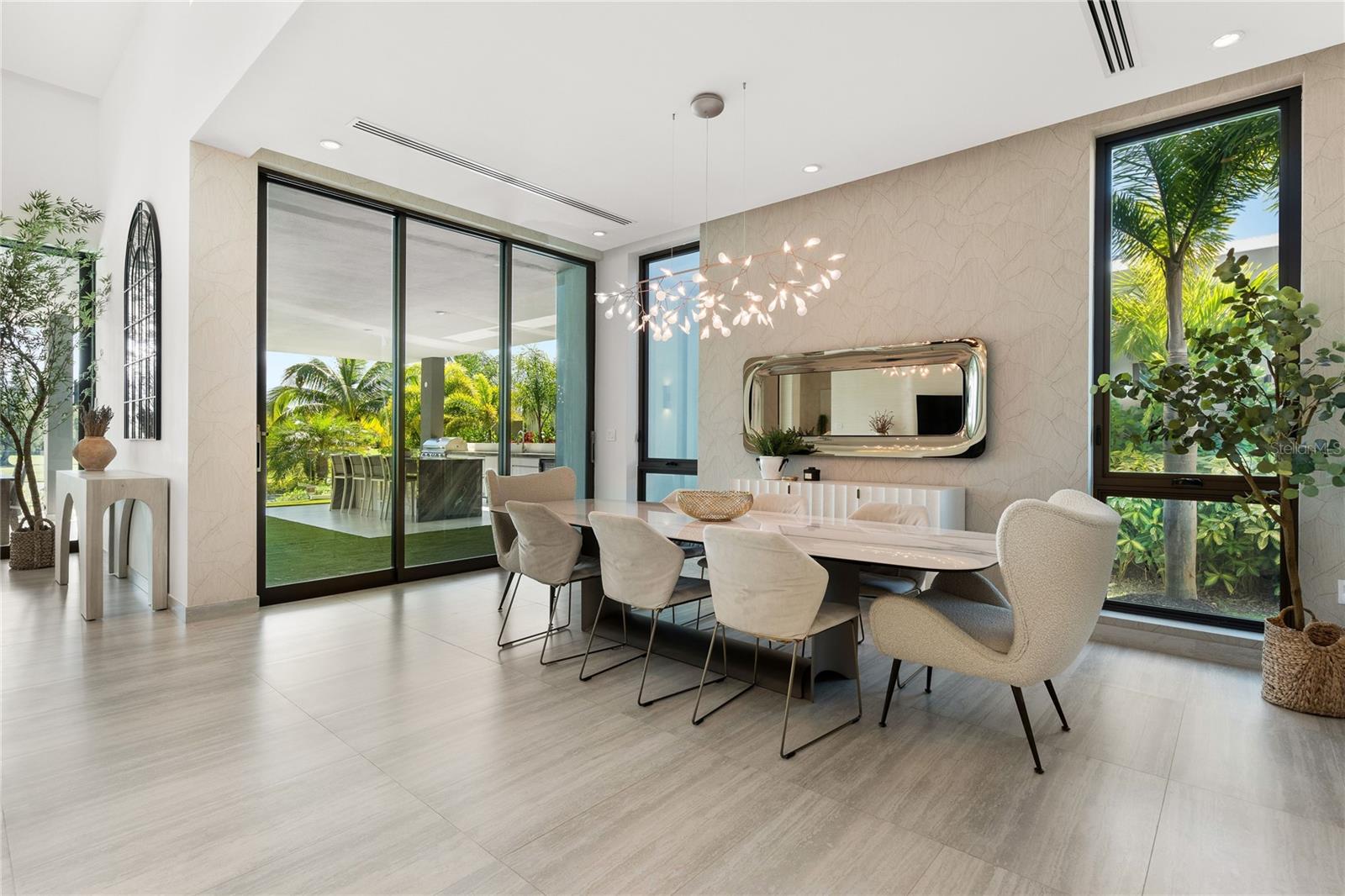 PR9116659 Property Photo