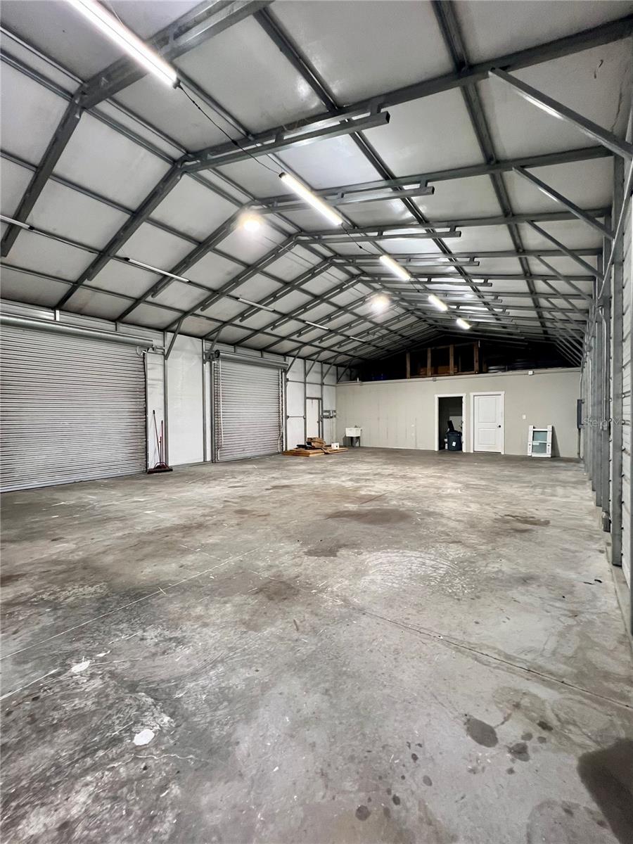 4 huge bays in workshop