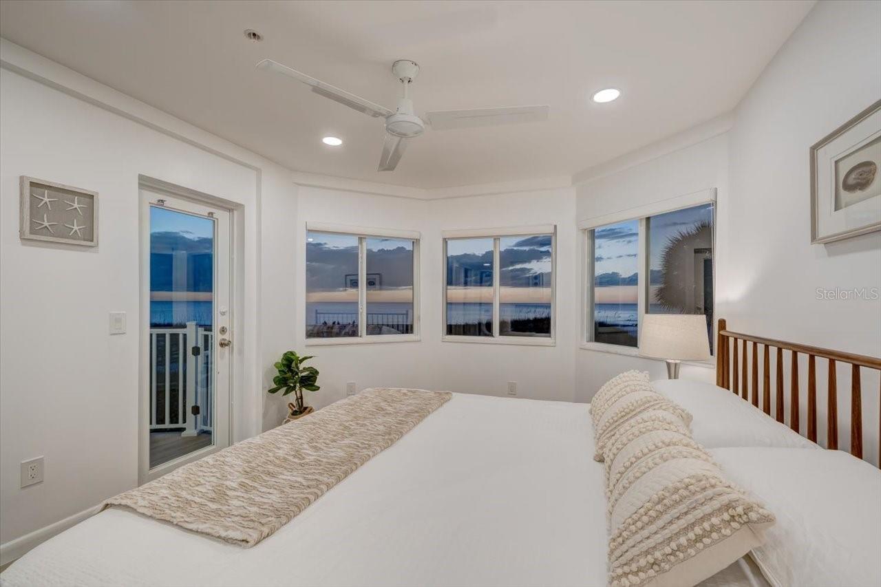 17852 LEE AVE, REDINGTON SHORES, FL, 33708