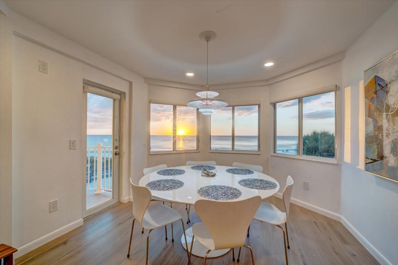 17852 LEE AVE, REDINGTON SHORES, FL, 33708