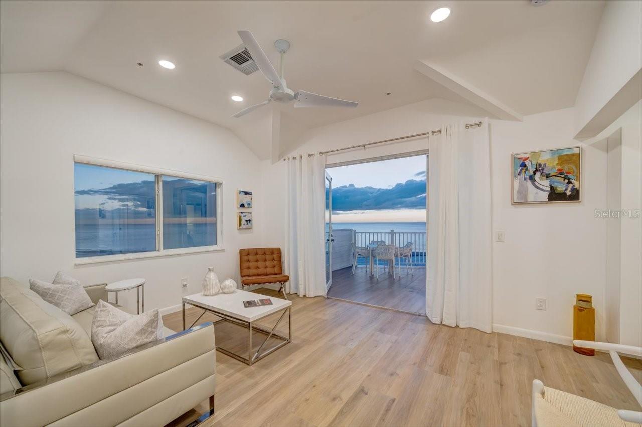 17852 LEE AVE, REDINGTON SHORES, FL, 33708