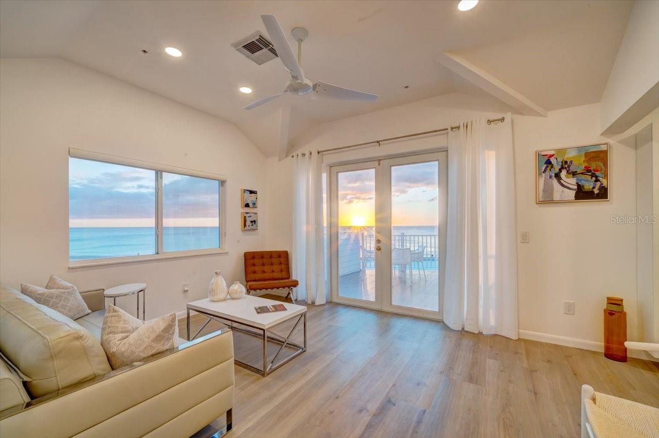 17852 LEE AVE, REDINGTON SHORES, FL, 33708