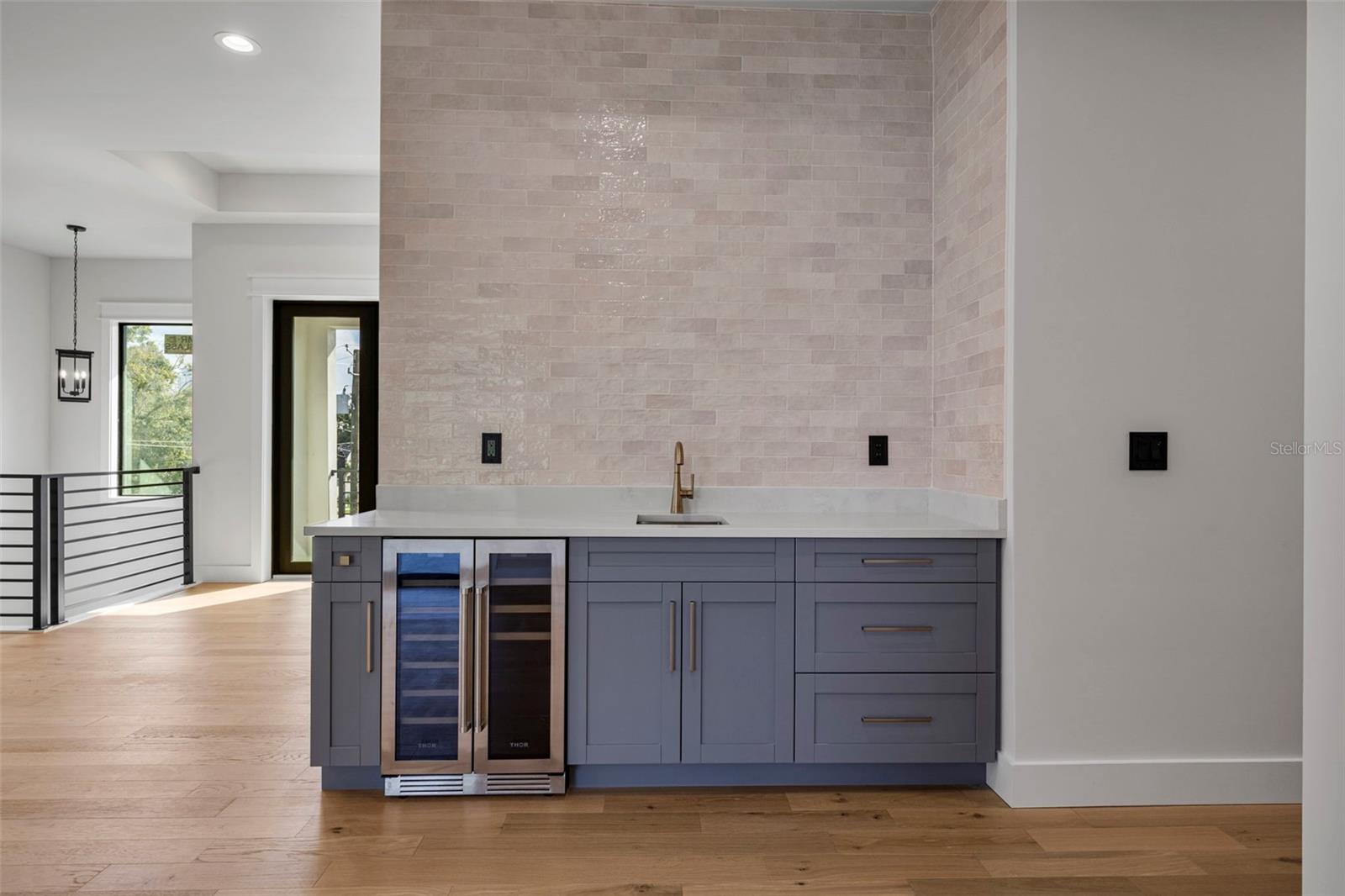 TB8437041 Property Photo