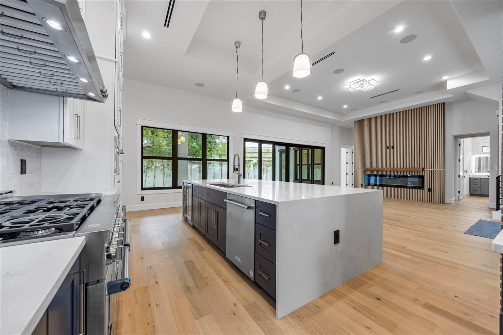 TB8437041 Property Photo