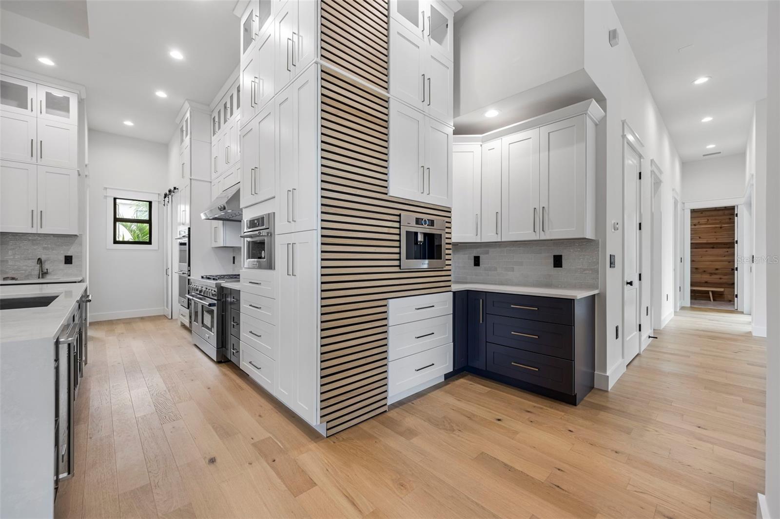 TB8437041 Property Photo