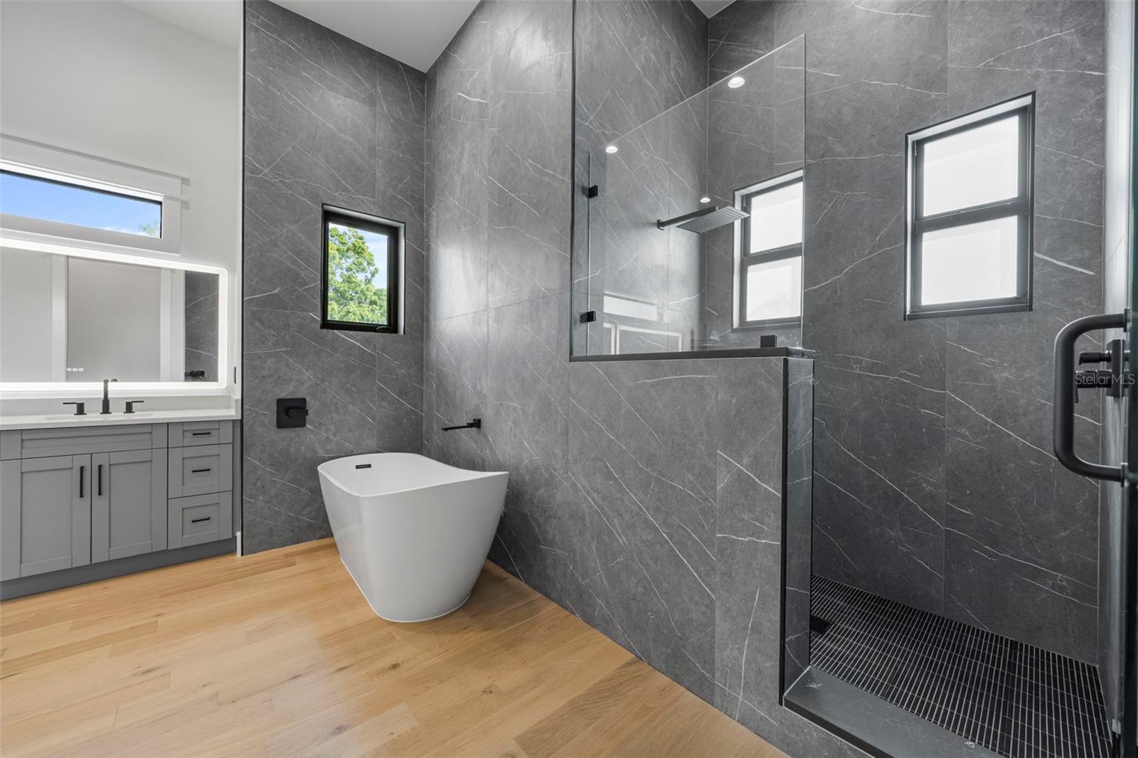 TB8437041 Property Photo