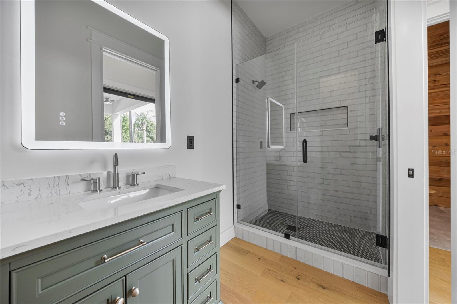 TB8437041 Property Photo